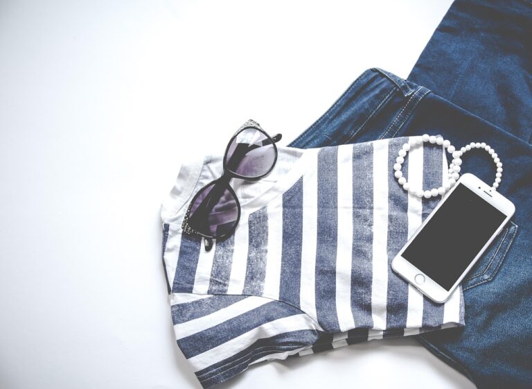 夏フェスで快適に過ごすためのブルーシートは厚手がベストなの？