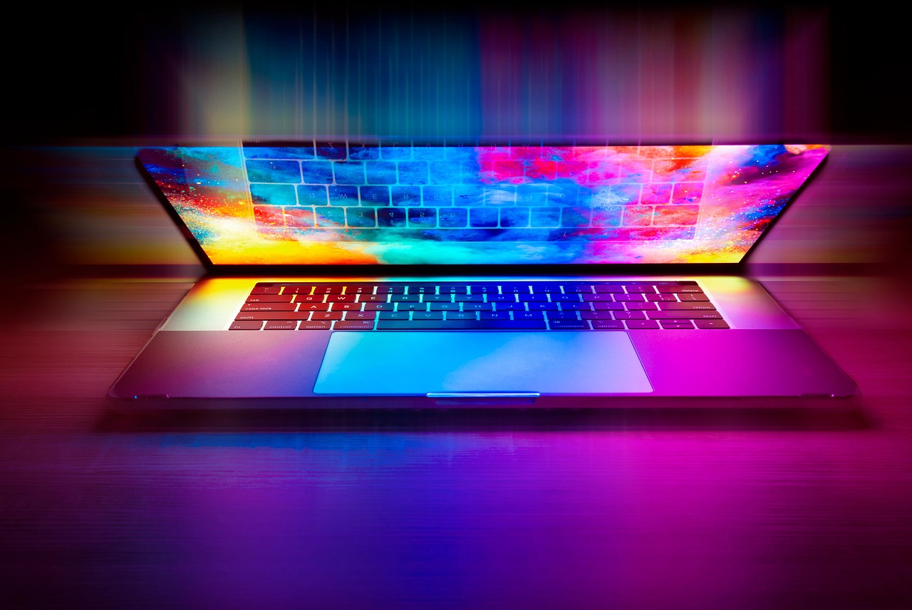 夏フェスに最適なポータブル首掛け扇風機の選び方は？