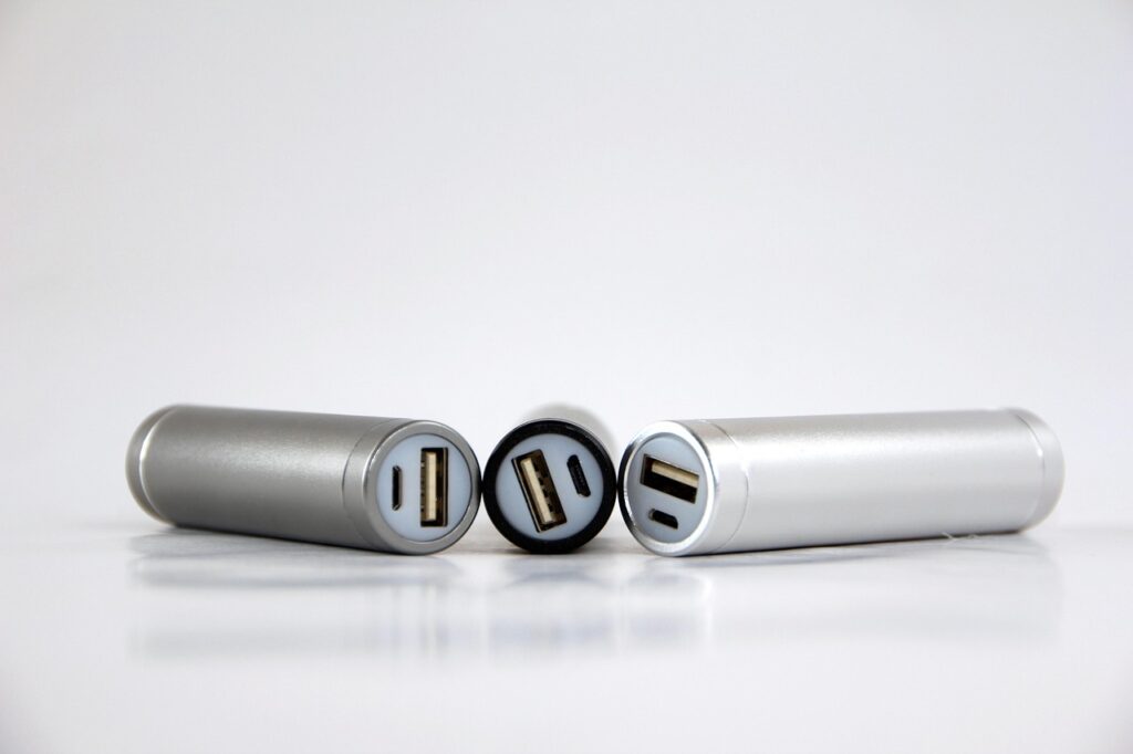 夏フェスに行くならモバイルバッテリーは必要なの？