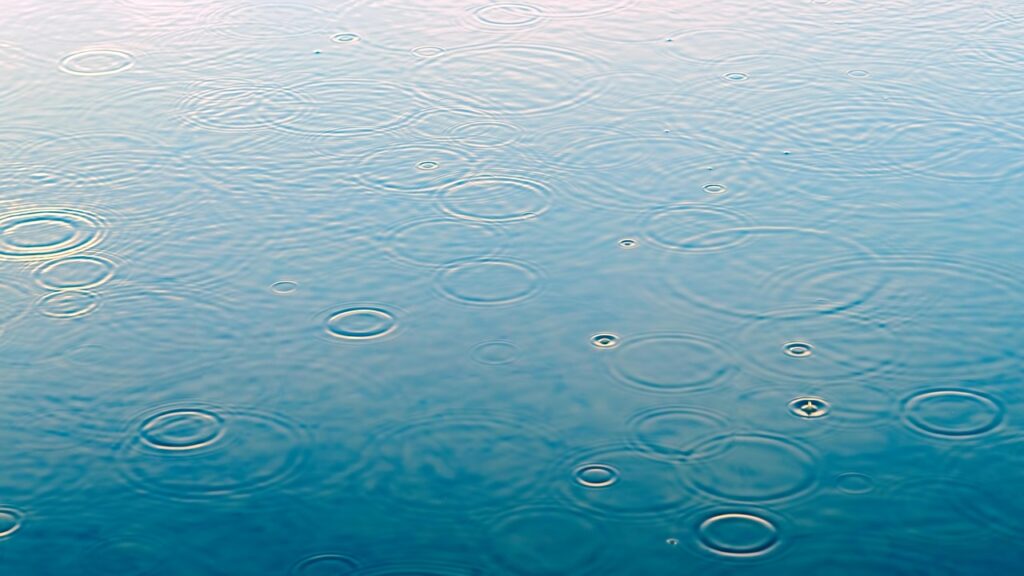 夏フェスでの服装における雨対策はどうすれば良い？