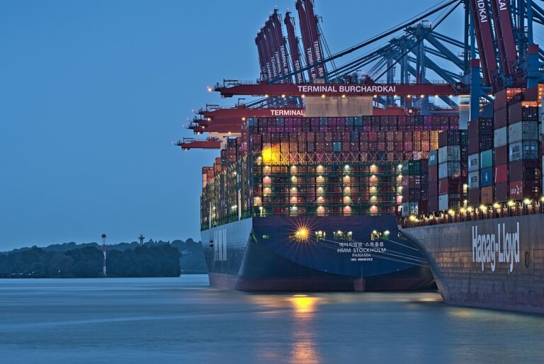 夏フェスでスマホを充電する方法はこれだ！？